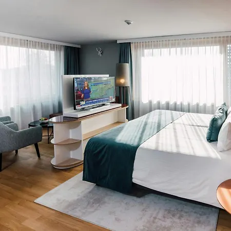 Leonardo Hotel Zurich Airport-3